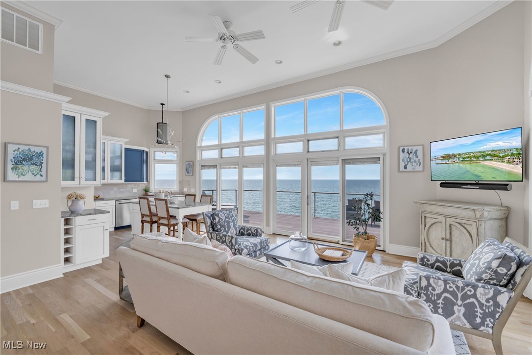 17852 Lake Road Lakewood OH 44107