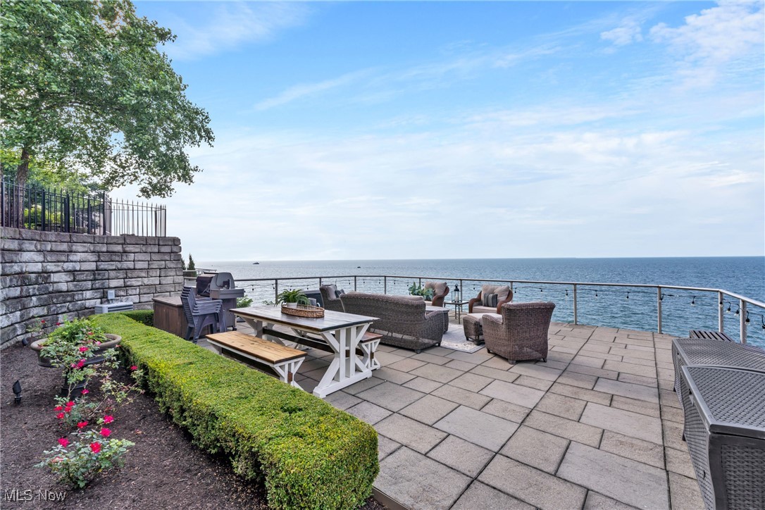 17852 Lake Road Lakewood OH 44107