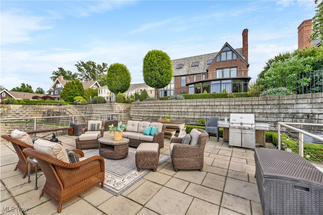 17852 Lake Road Lakewood OH 44107