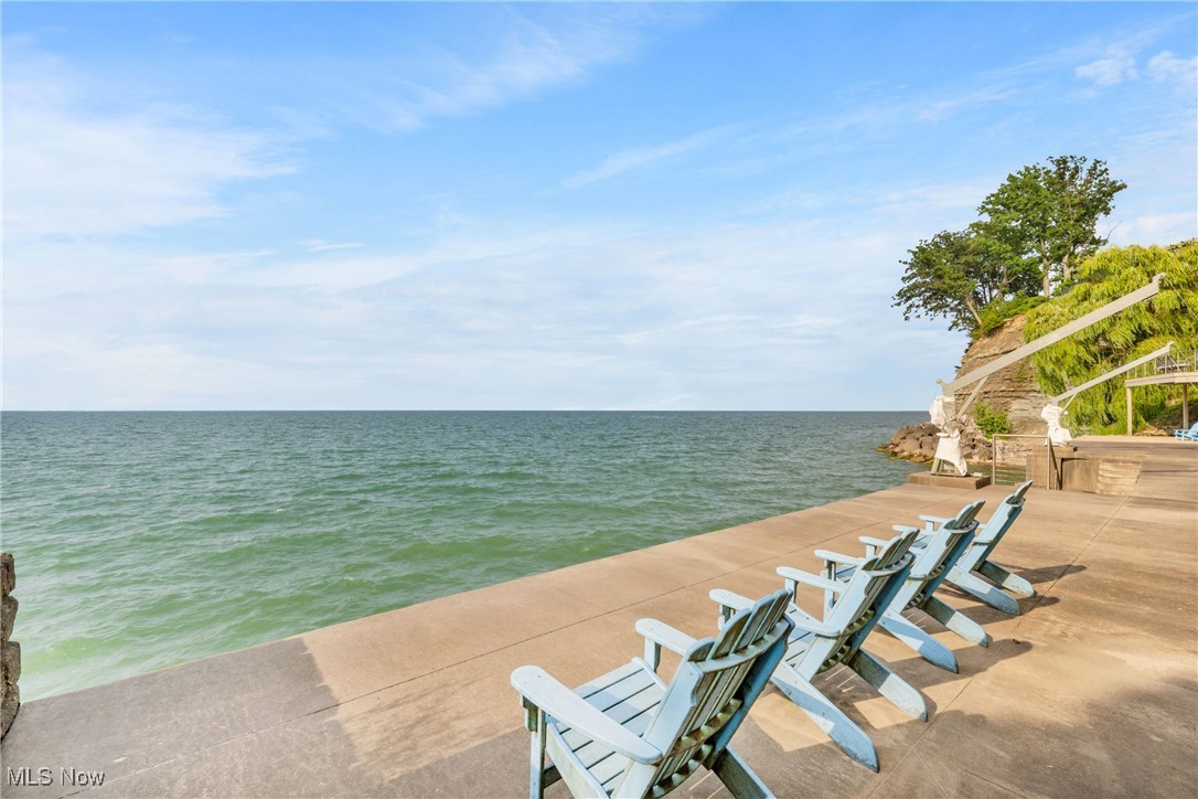 17852 Lake Road Lakewood OH 44107