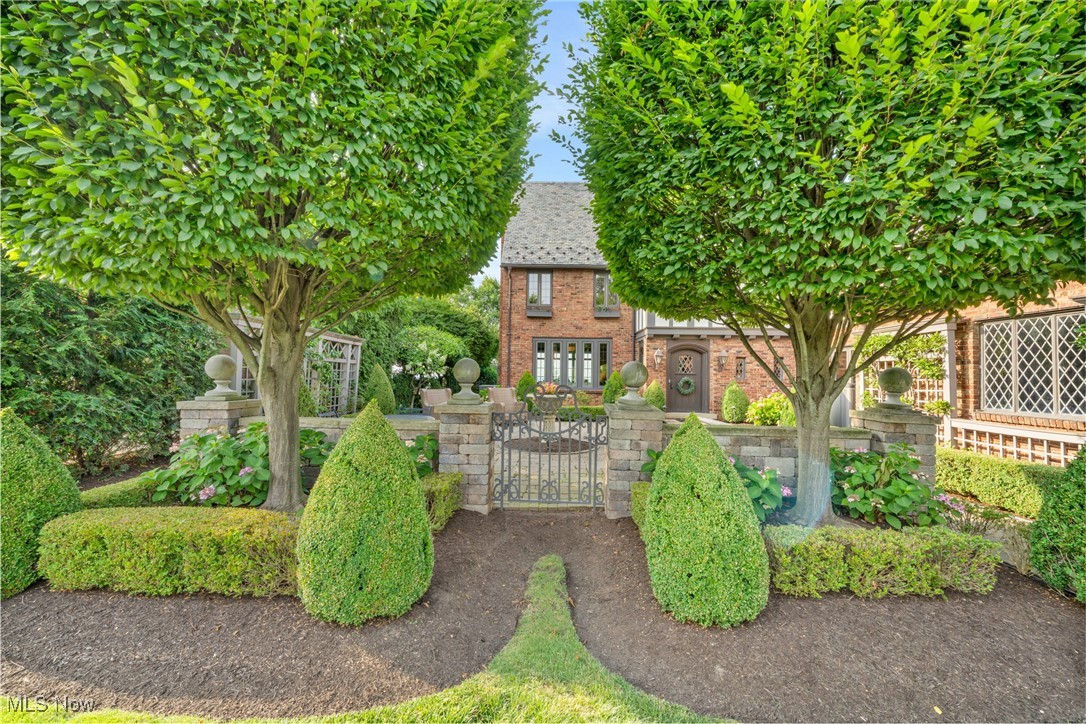 17852 Lake Road Lakewood OH 44107