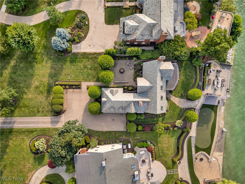 17852 Lake Road Lakewood OH 44107