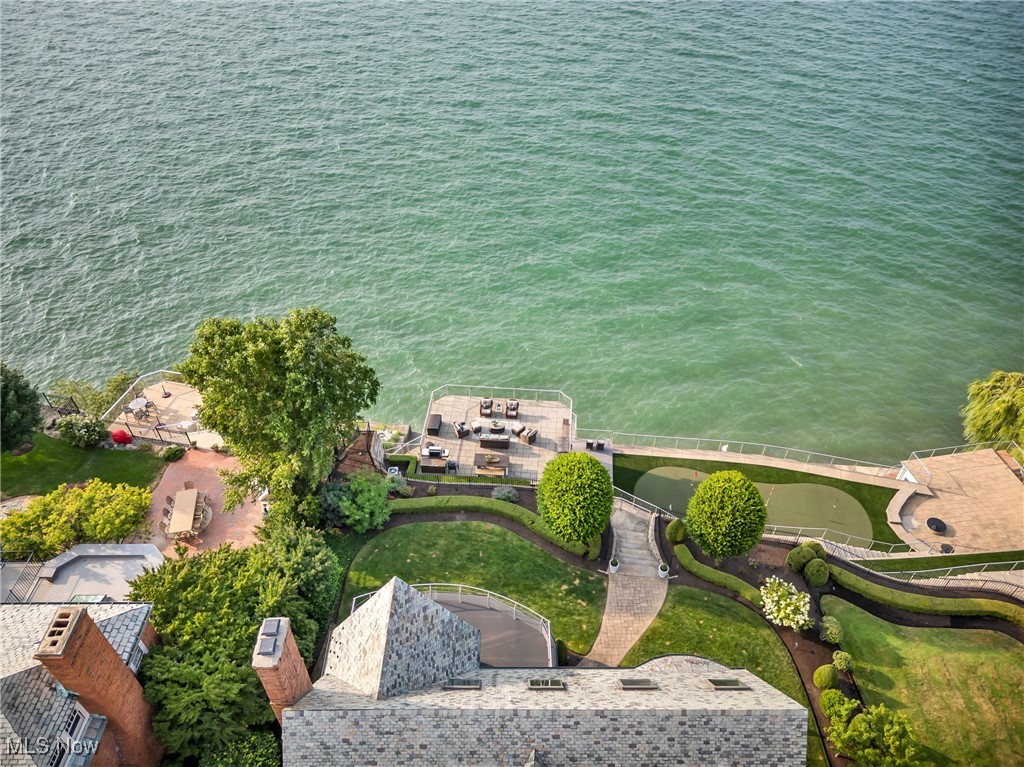 17852 Lake Road Lakewood OH 44107