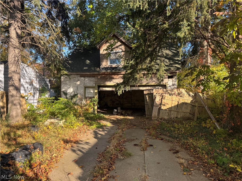 14819 Hale Avenue Cleveland OH 44110