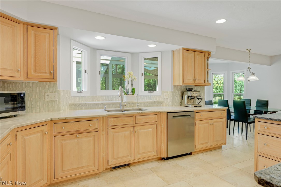 5157 Crofton Avenue Solon OH 44139