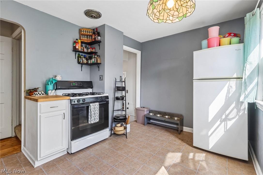 361 Lloyd Road Euclid OH 44132