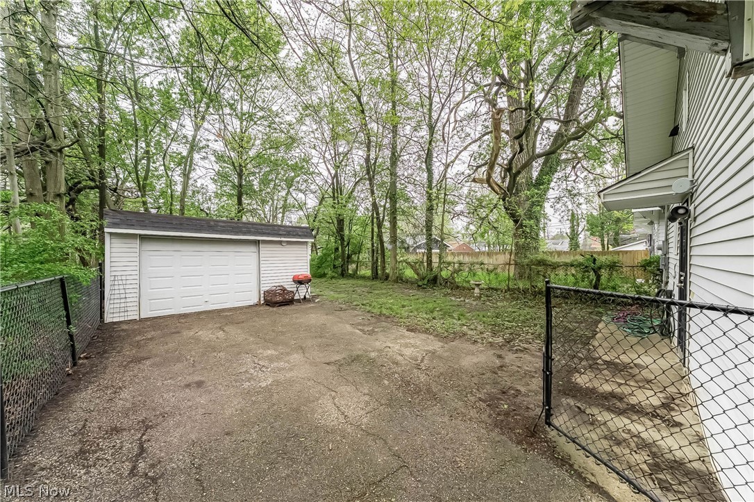 1714 Hillview Road Cleveland OH 44112