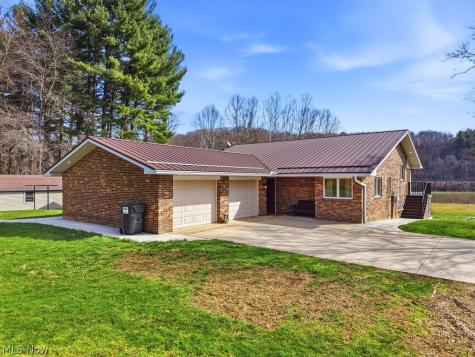 1430 Magnolia Road SW Dellroy OH 44620
