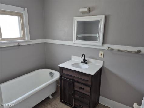 321 8th Street Elyria OH 44035