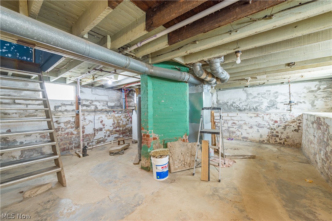4207 Bucyrus Avenue Cleveland OH 44109