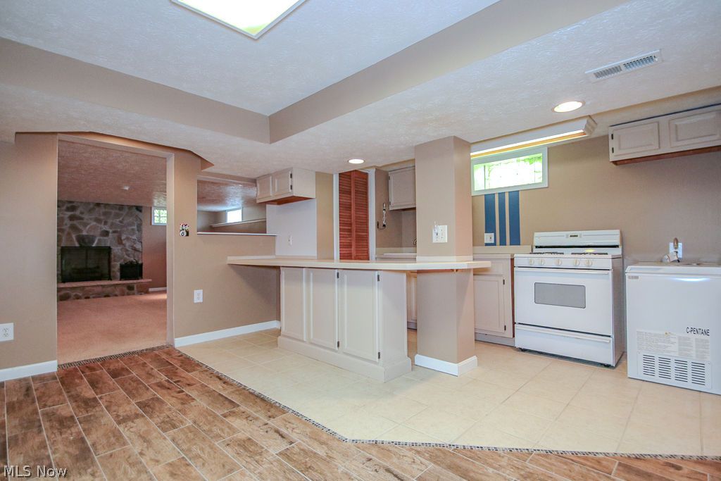 12433 Webster Road Strongsville OH 44136