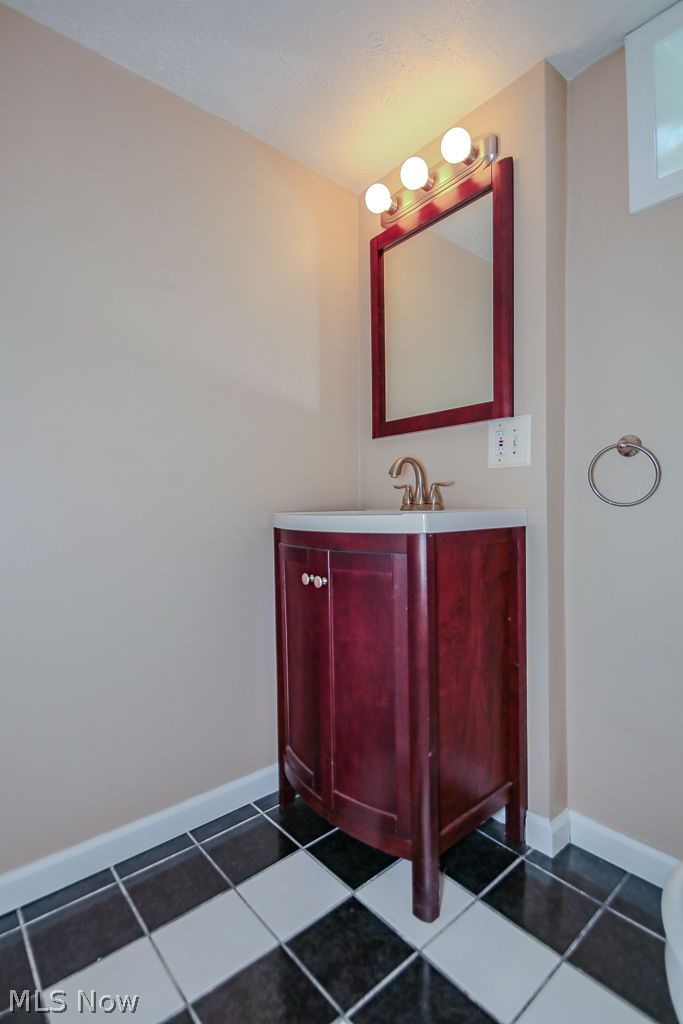 12433 Webster Road Strongsville OH 44136