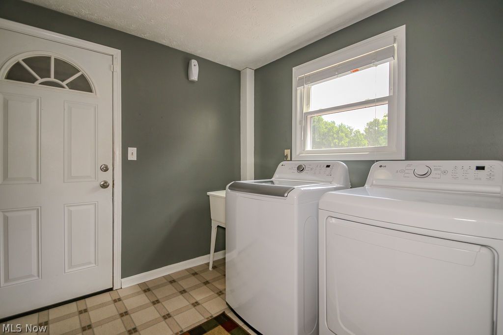 12433 Webster Road Strongsville OH 44136
