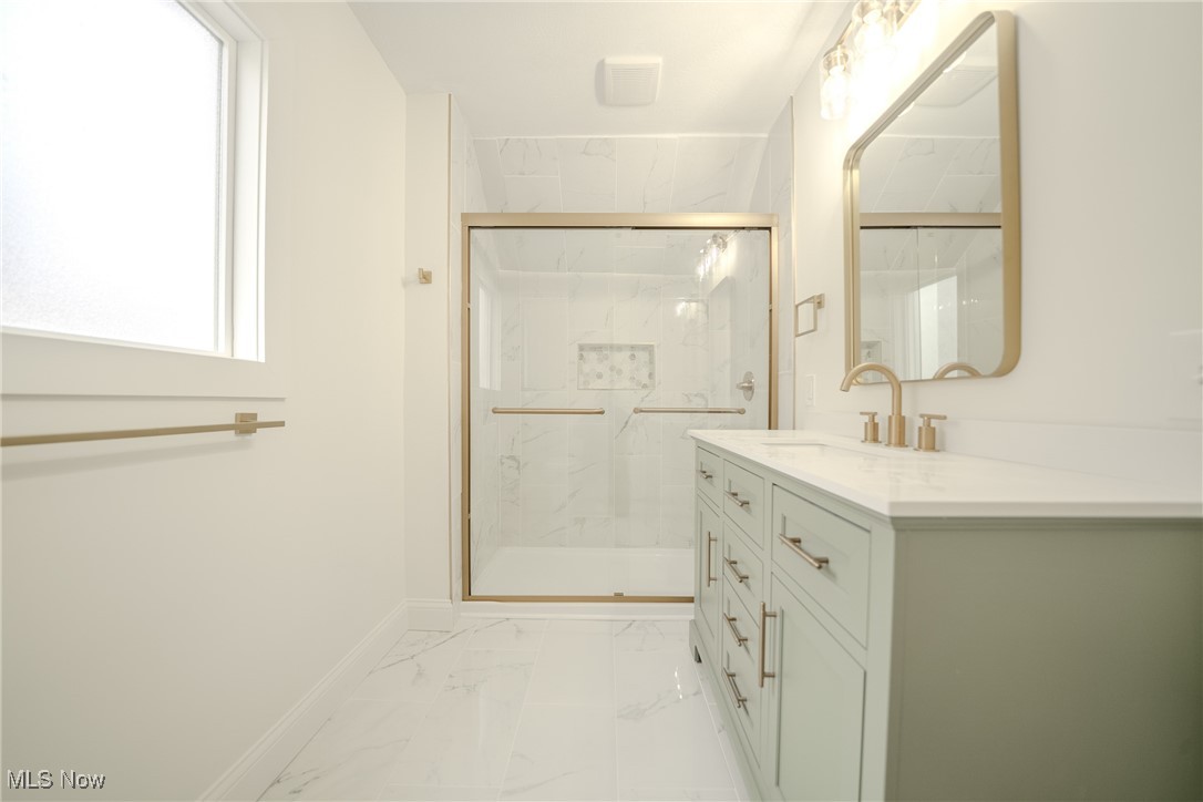 1473 Spring Garden Avenue Lakewood OH 44107