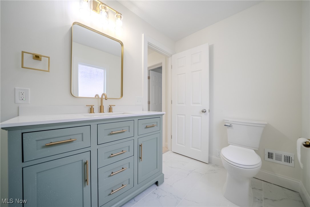 1473 Spring Garden Avenue Lakewood OH 44107