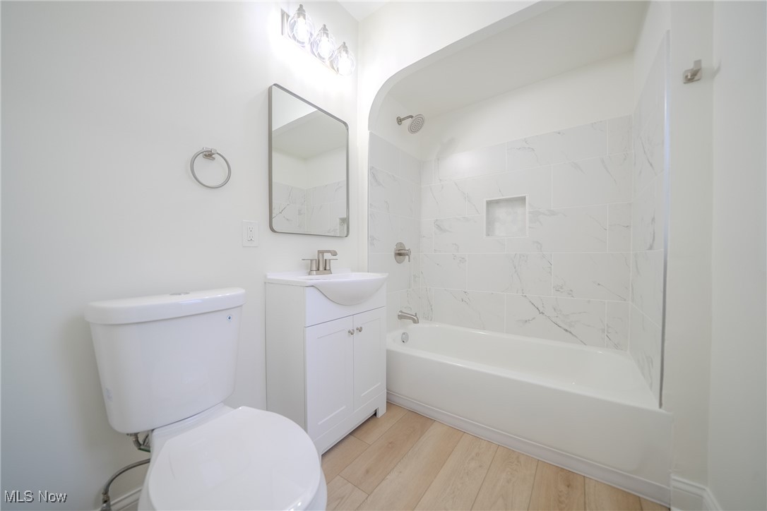 1473 Spring Garden Avenue Lakewood OH 44107