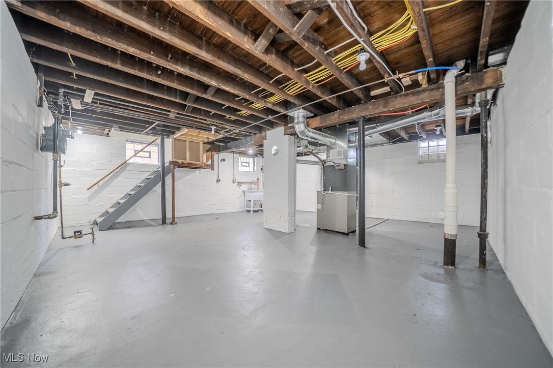 1473 Spring Garden Avenue Lakewood OH 44107