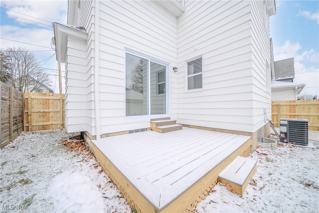 1473 Spring Garden Avenue Lakewood OH 44107