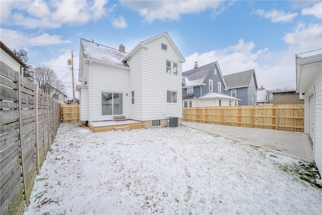 1473 Spring Garden Avenue Lakewood OH 44107