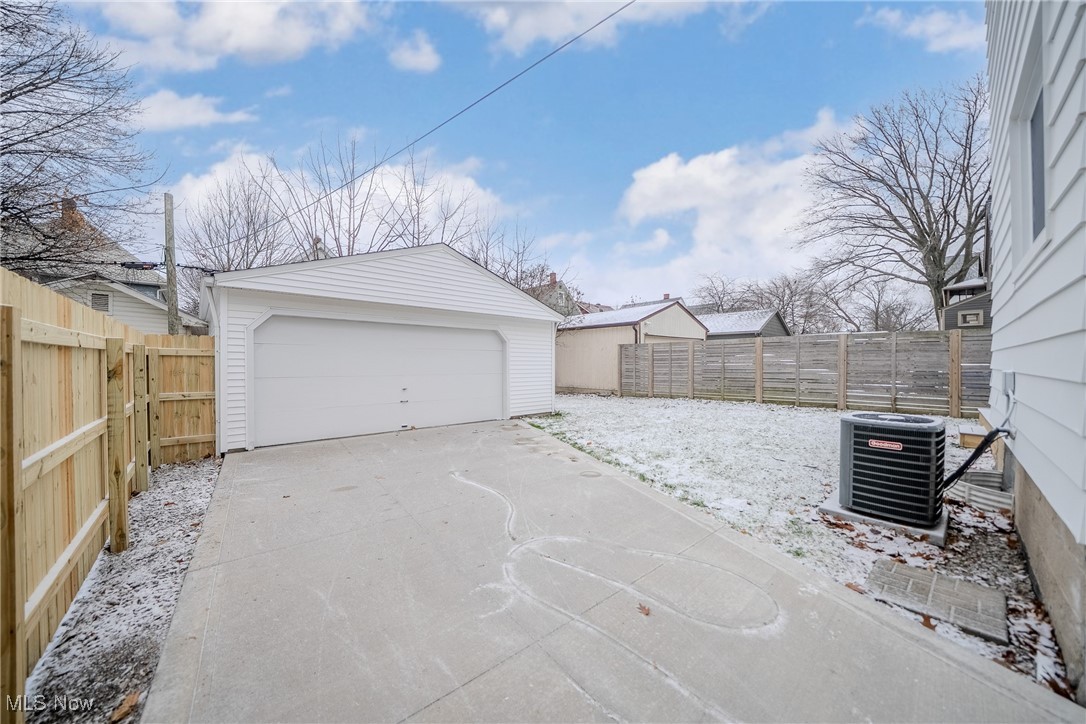 1473 Spring Garden Avenue Lakewood OH 44107