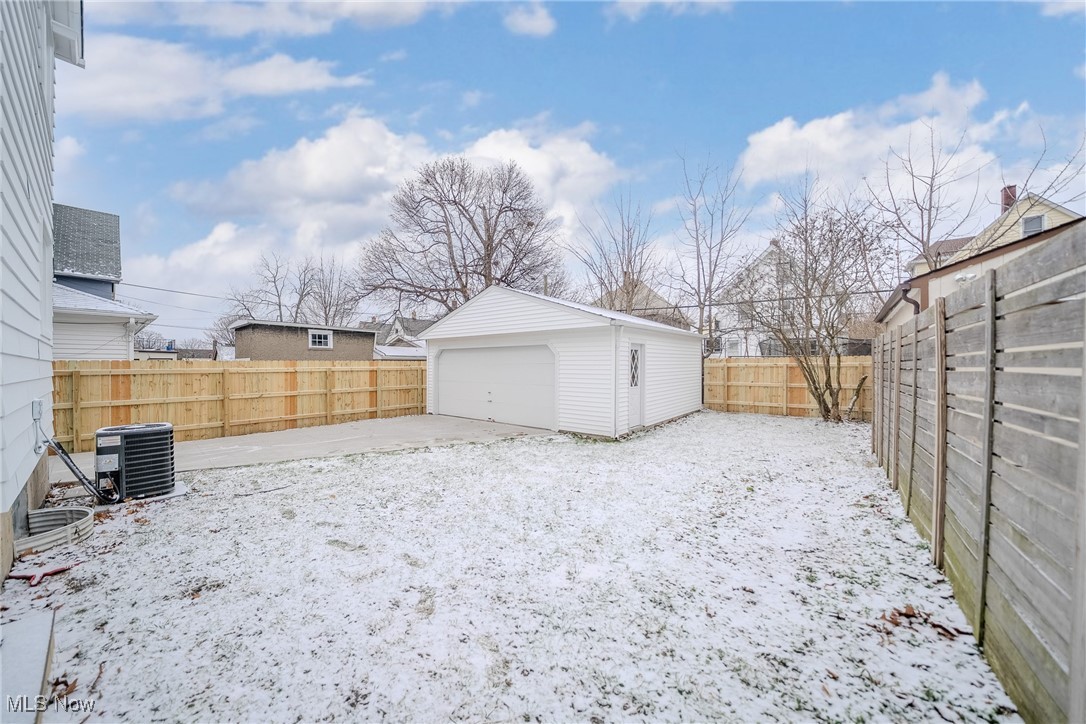 1473 Spring Garden Avenue Lakewood OH 44107