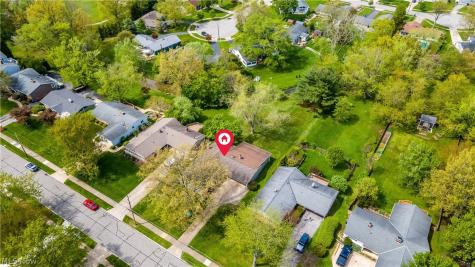 30200 Crestview Drive Bay Village OH 44140