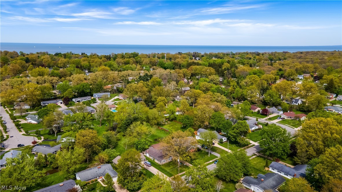 30200 Crestview Drive Bay Village OH 44140