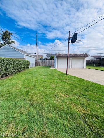 7704 Dartworth Drive Parma OH 44129