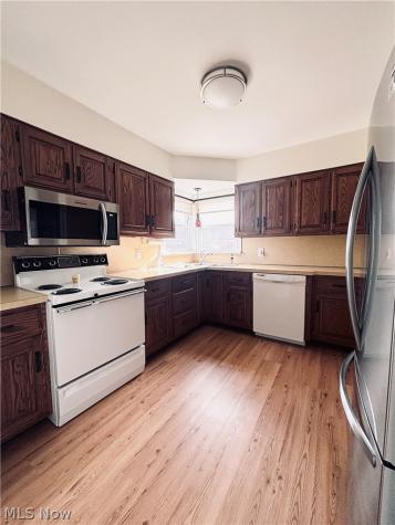 7704 Dartworth Drive Parma OH 44129