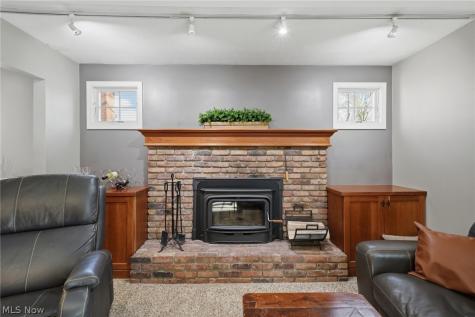 613 Welshire Drive Bay Village OH 44140