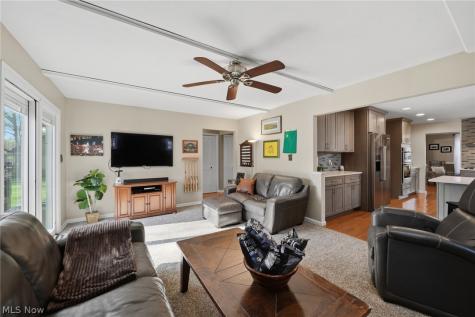 613 Welshire Drive Bay Village OH 44140