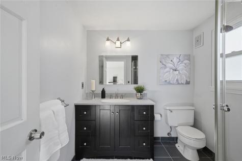 613 Welshire Drive Bay Village OH 44140