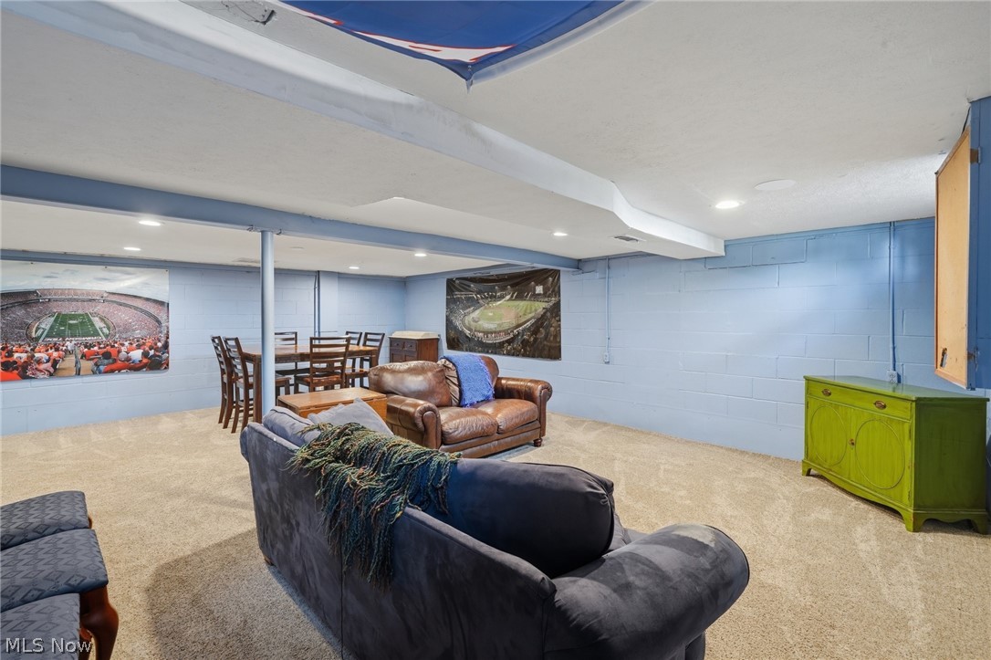 613 Welshire Drive Bay Village OH 44140