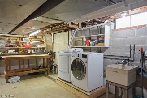 613 Welshire Drive Bay Village OH 44140