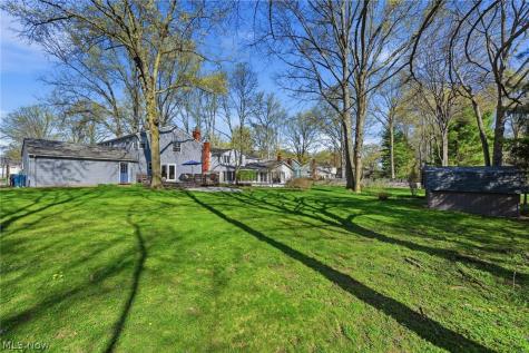 613 Welshire Drive Bay Village OH 44140