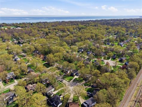 613 Welshire Drive Bay Village OH 44140