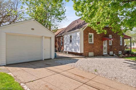 3389 W 132nd Street Cleveland OH 44111
