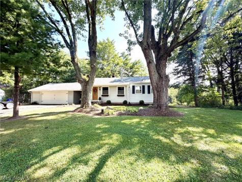11250 Loris Avenue Aurora OH 44202