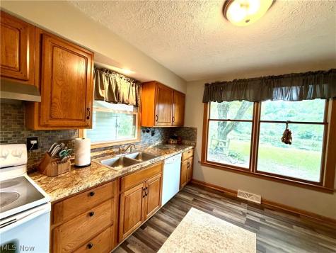 11250 Loris Avenue Aurora OH 44202