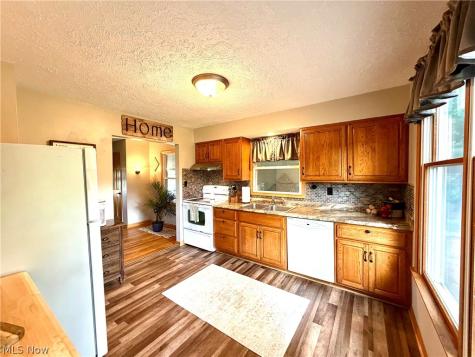 11250 Loris Avenue Aurora OH 44202