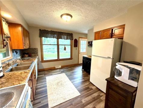11250 Loris Avenue Aurora OH 44202