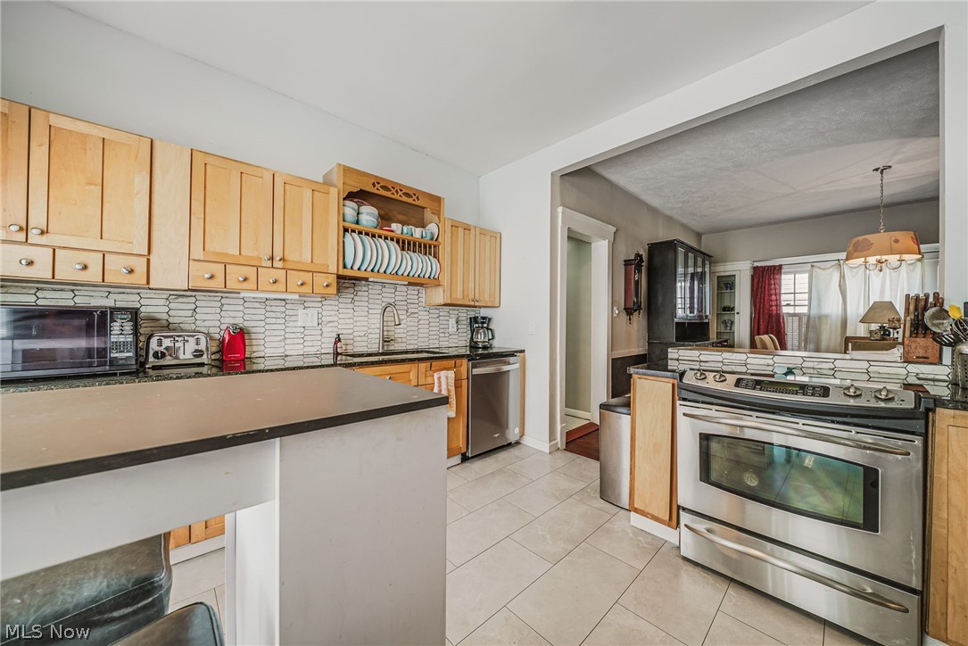 3537 E Scarborough Road Cleveland Heights OH 44118