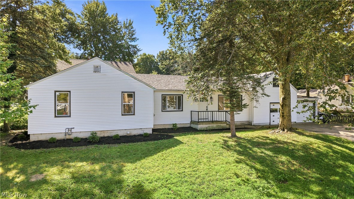 3905 Elmwood Avenue Austintown OH 44515
