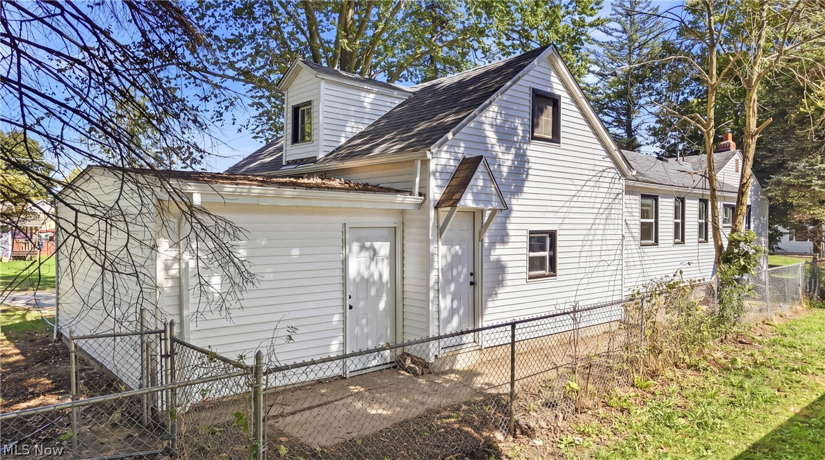 3905 Elmwood Avenue Austintown OH 44515
