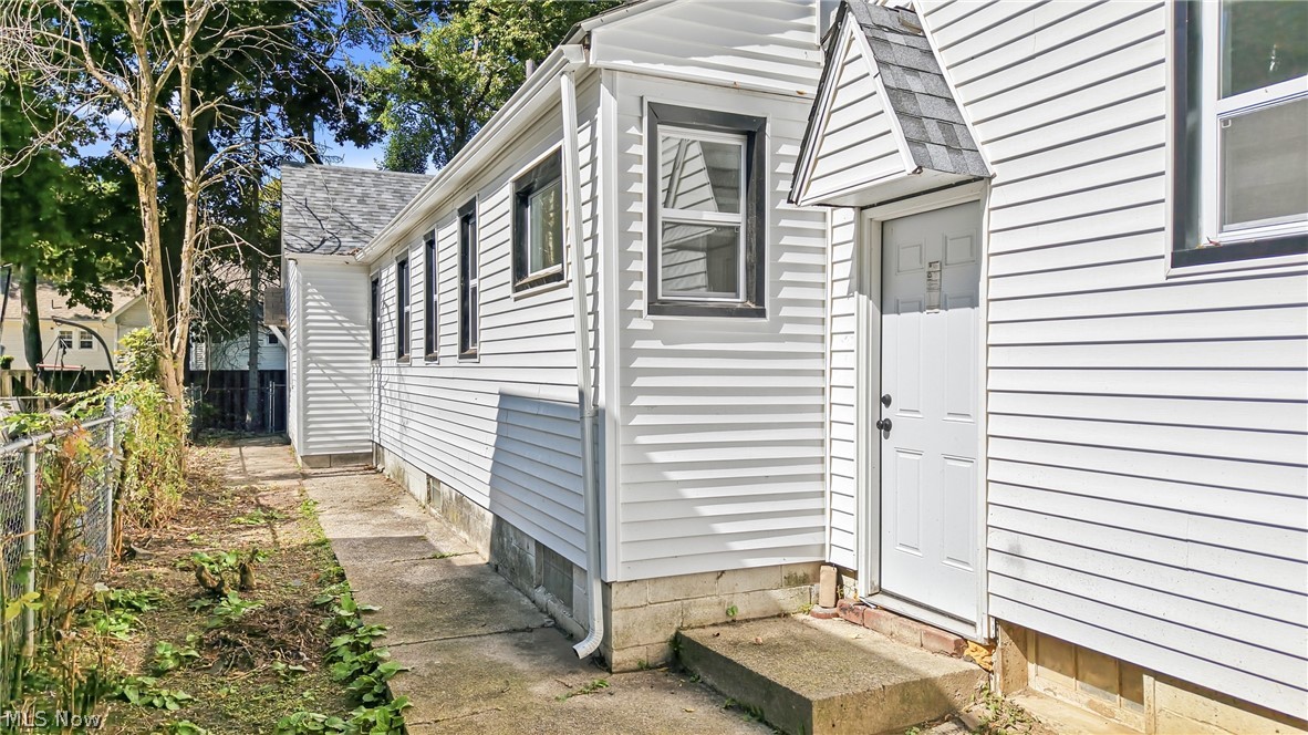 3905 Elmwood Avenue Austintown OH 44515