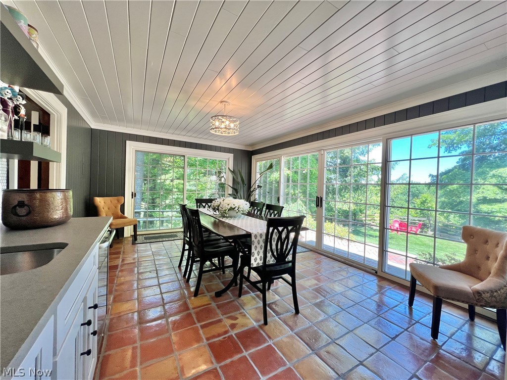 1219 W Hill Drive Gates Mills OH 44040
