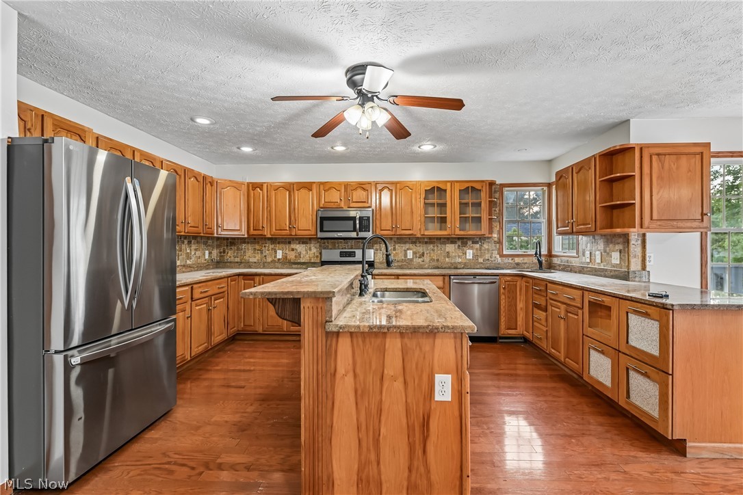2145 Overland Avenue NE Warren OH 44483
