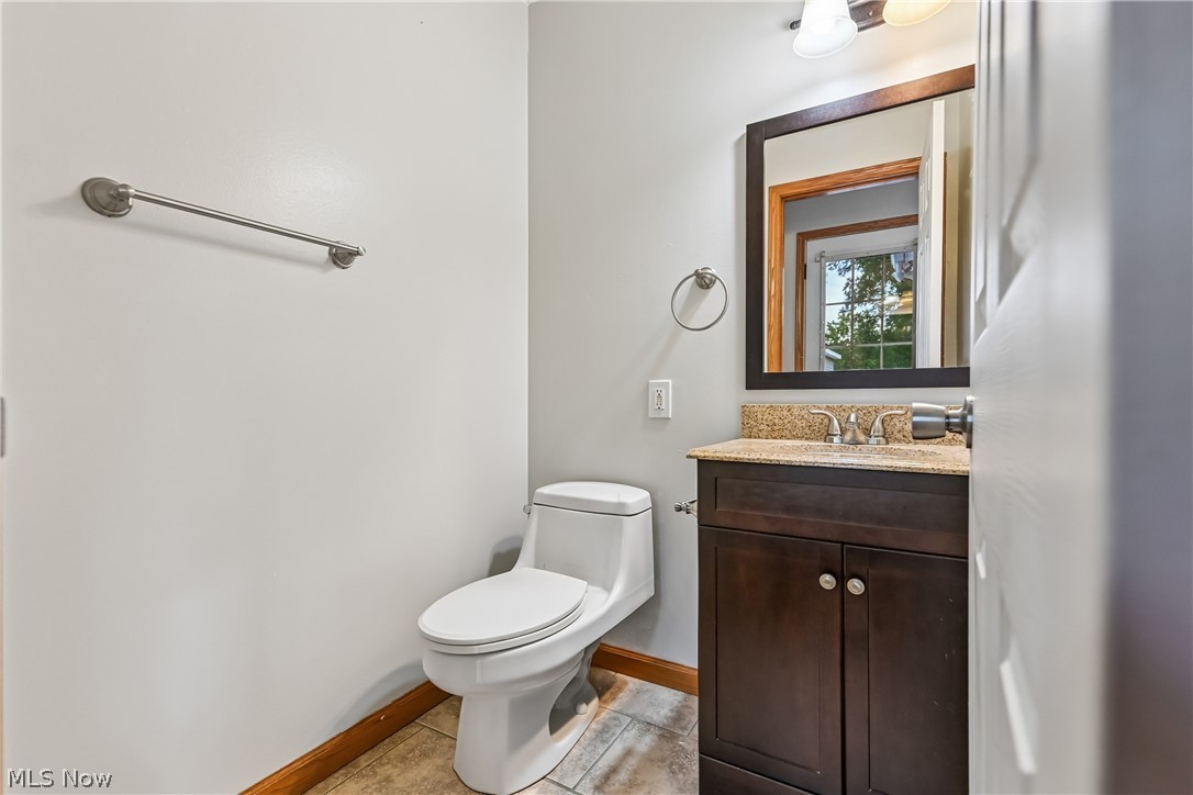 2145 Overland Avenue NE Warren OH 44483