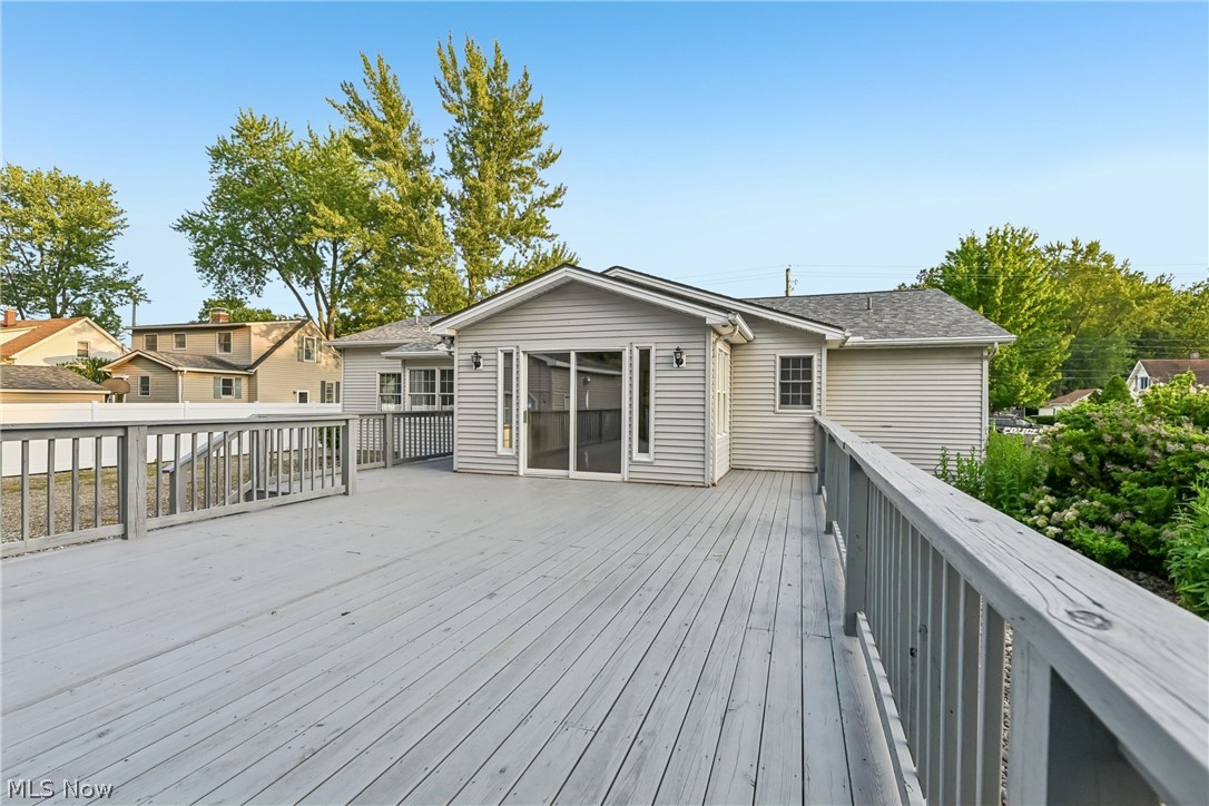 2145 Overland Avenue NE Warren OH 44483