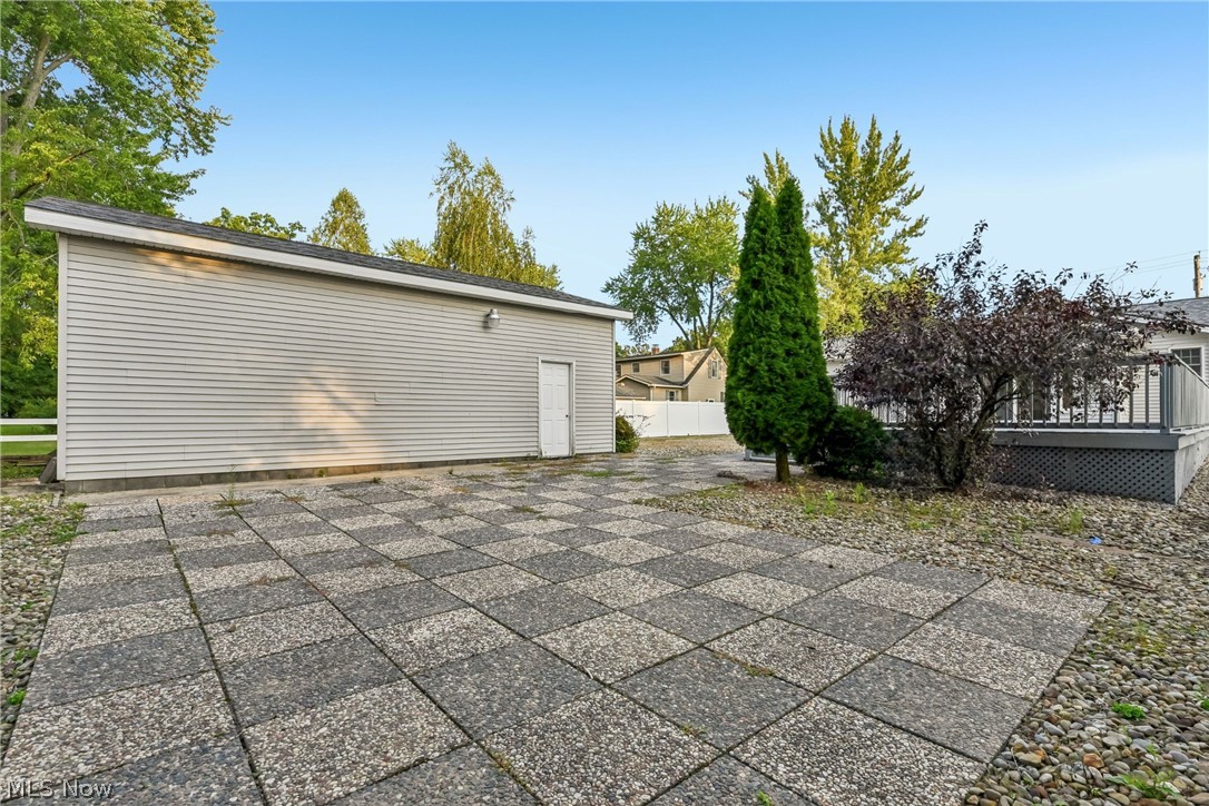 2145 Overland Avenue NE Warren OH 44483